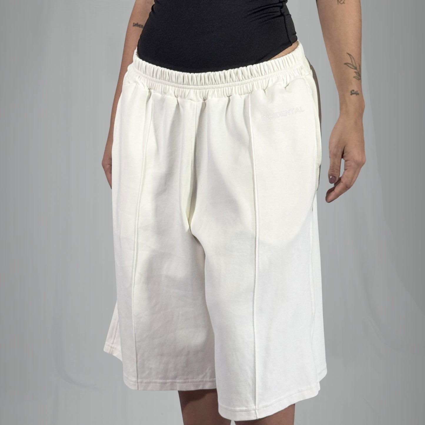 WHITESTAR BAGGY JORT